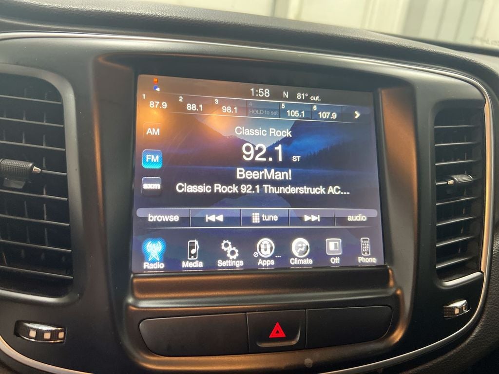 2016 Chrysler 200 Limited