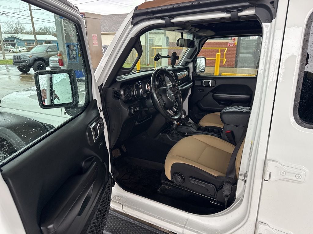 2020 Jeep Wrangler Black and Tan