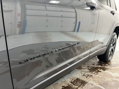 2026 Jeep Grand Cherokee Laredo