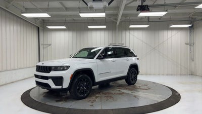 2026 Jeep Grand Cherokee Laredo