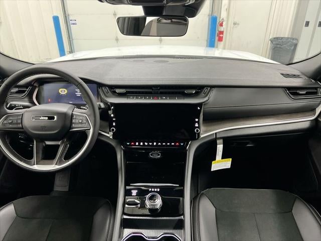 2026 Jeep Grand Cherokee Altitude