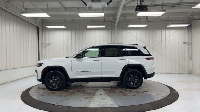2026 Jeep Grand Cherokee Altitude