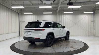 2026 Jeep Grand Cherokee Altitude