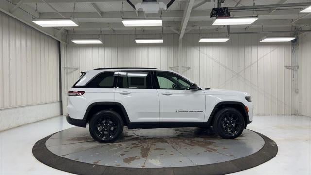 2026 Jeep Grand Cherokee Altitude