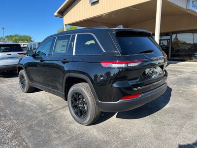 2026 Jeep Grand Cherokee Laredo Altitude