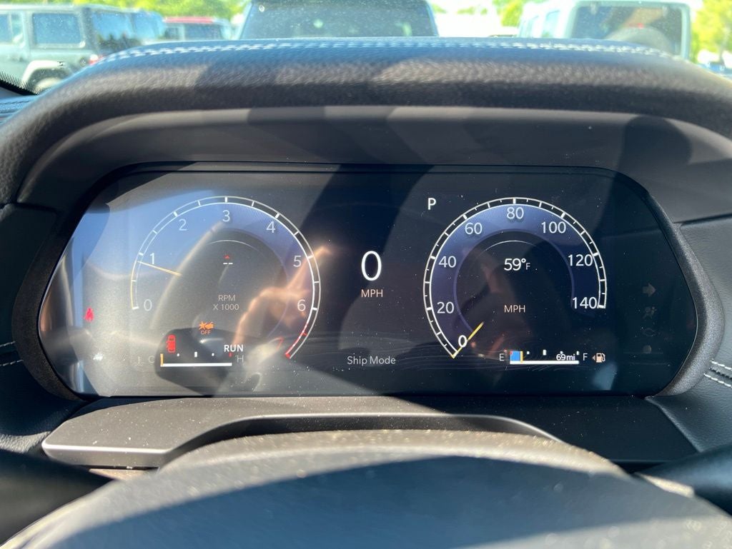 2026 Jeep Grand Cherokee Laredo Altitude