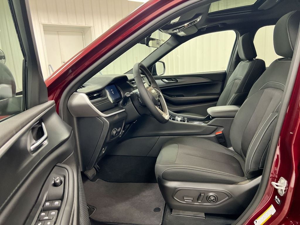 2026 Jeep Grand Cherokee L Laredo