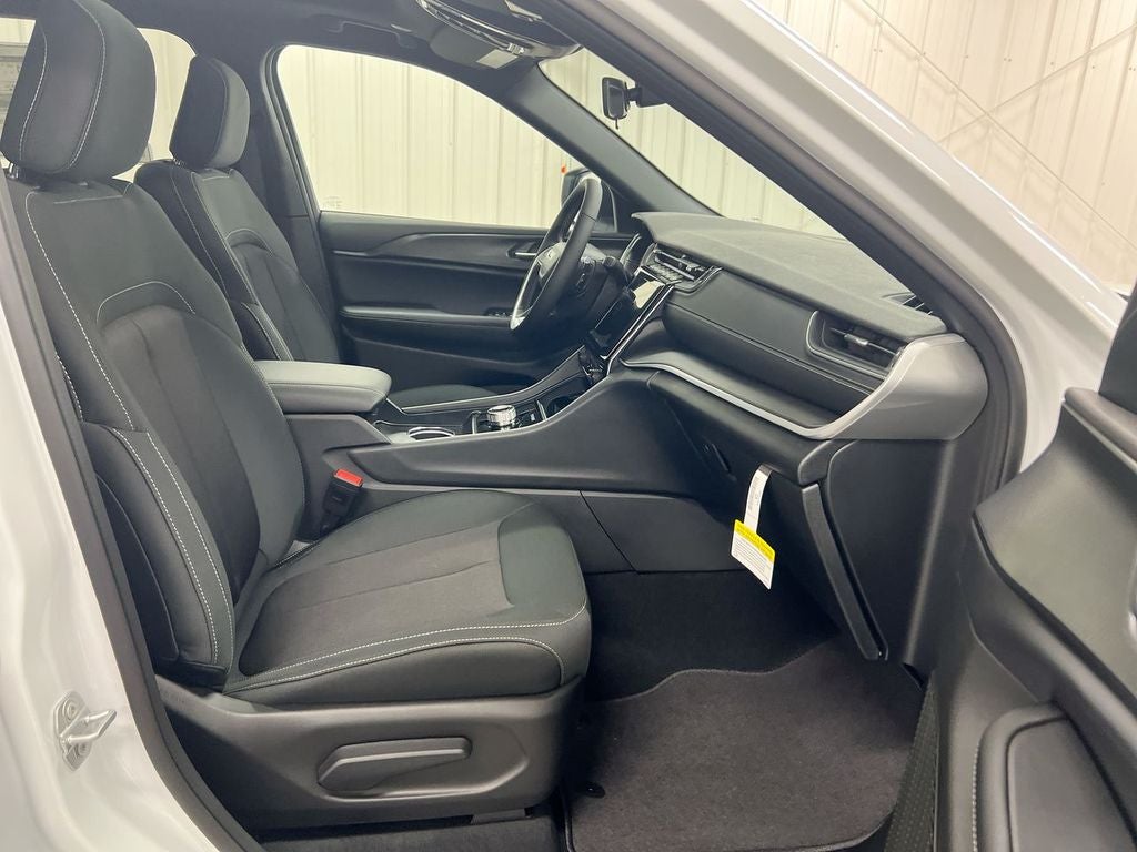 2026 Jeep Grand Cherokee L Laredo