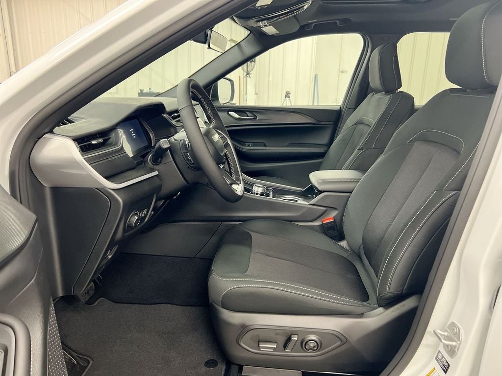 2026 Jeep Grand Cherokee L Laredo