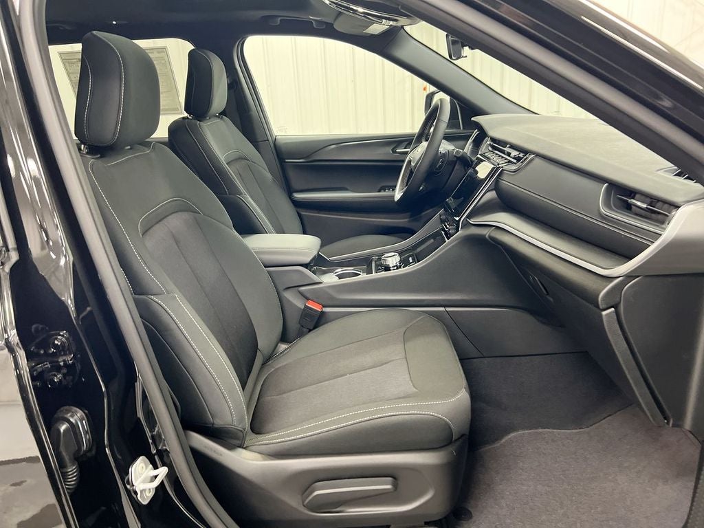2026 Jeep Grand Cherokee L Laredo