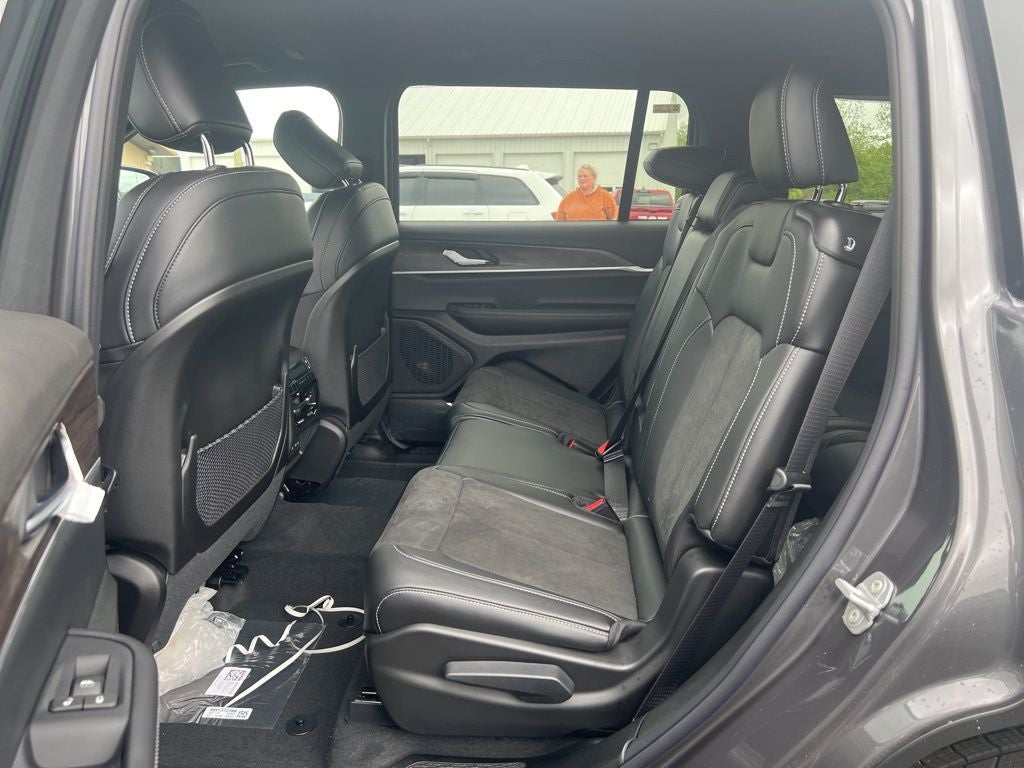 2026 Jeep Grand Cherokee L Laredo