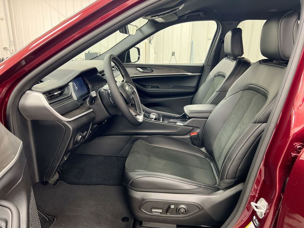 2026 Jeep Grand Cherokee L Laredo