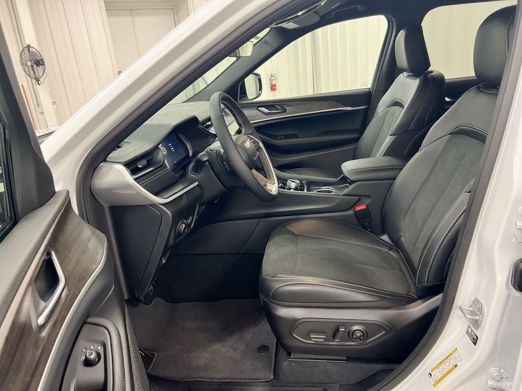 2026 Jeep Grand Cherokee L Laredo