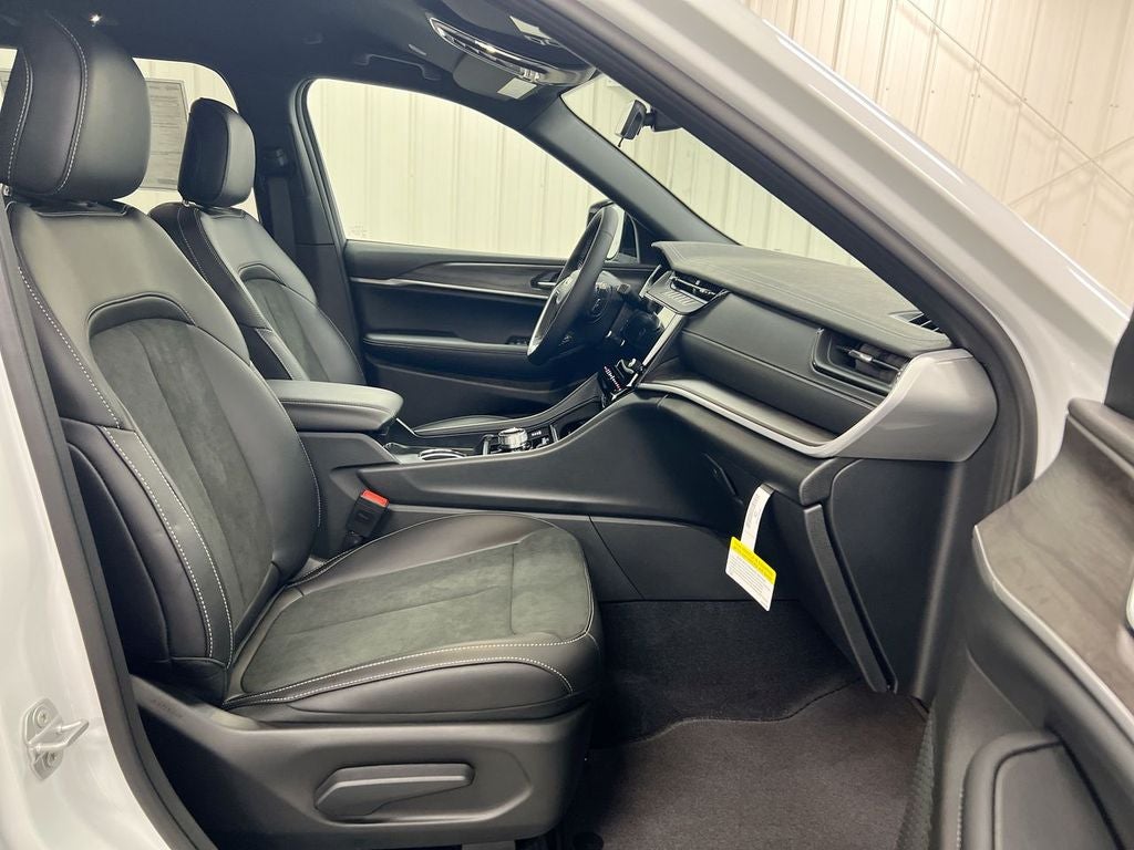 2026 Jeep Grand Cherokee L Laredo