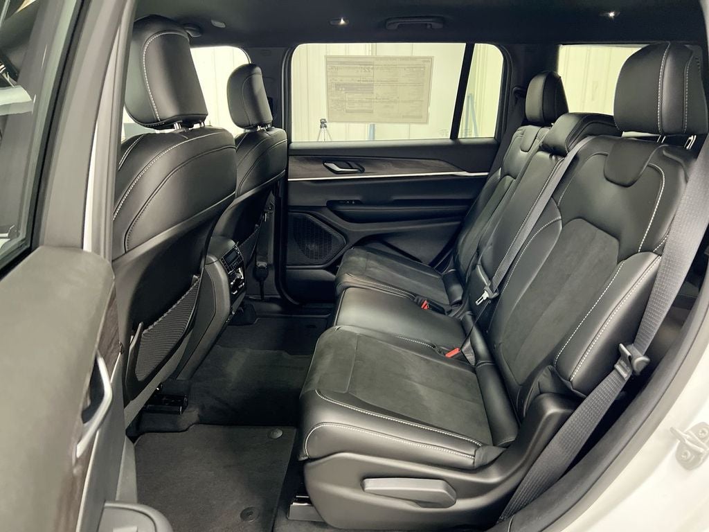 2026 Jeep Grand Cherokee L Laredo