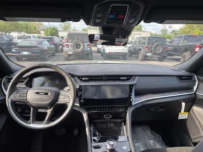 2026 Jeep Grand Cherokee L Laredo