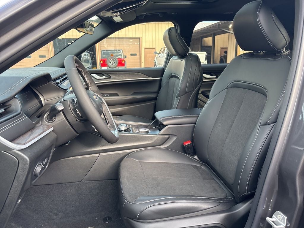 2026 Jeep Grand Cherokee L Laredo