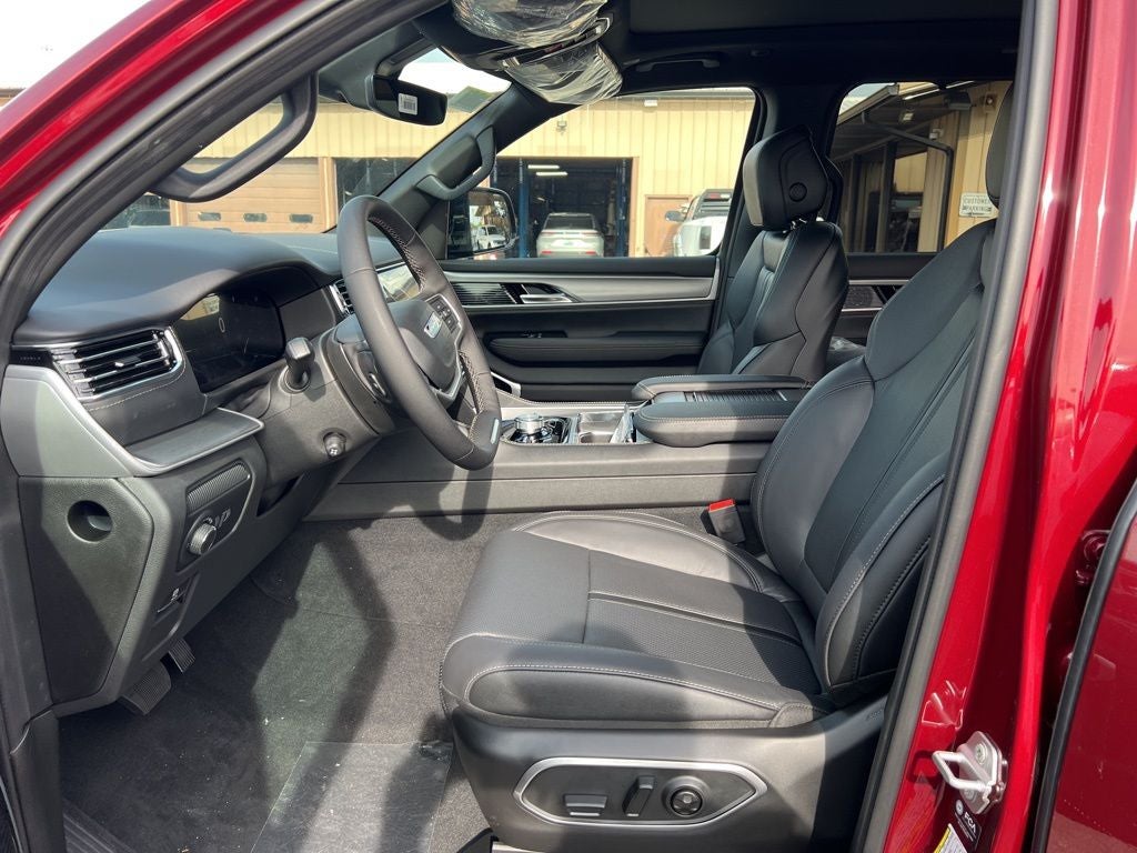 2026 Jeep Grand Wagoneer Limited Reserve