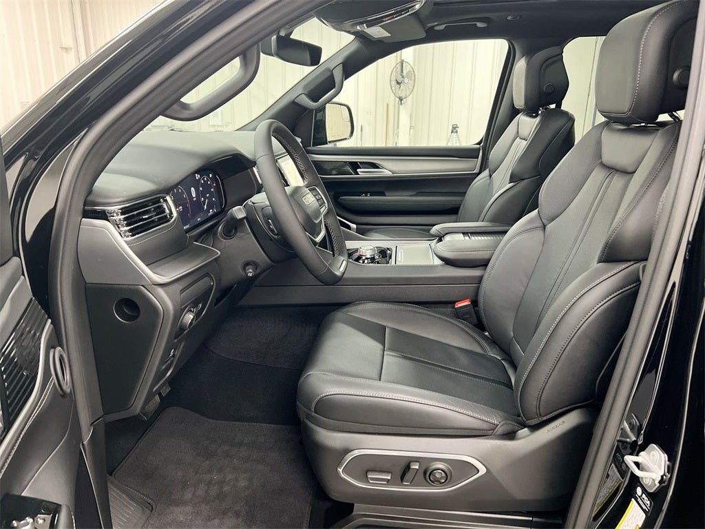 2026 Jeep Grand Wagoneer Limited Reserve