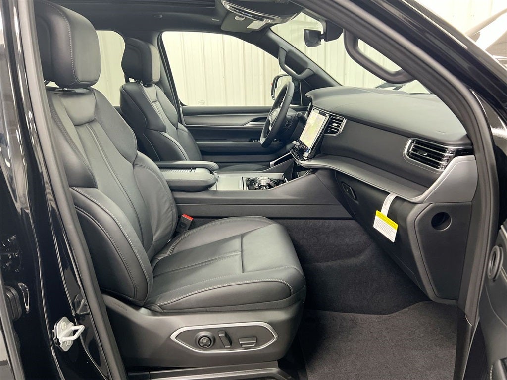 2026 Jeep Grand Wagoneer Limited Reserve