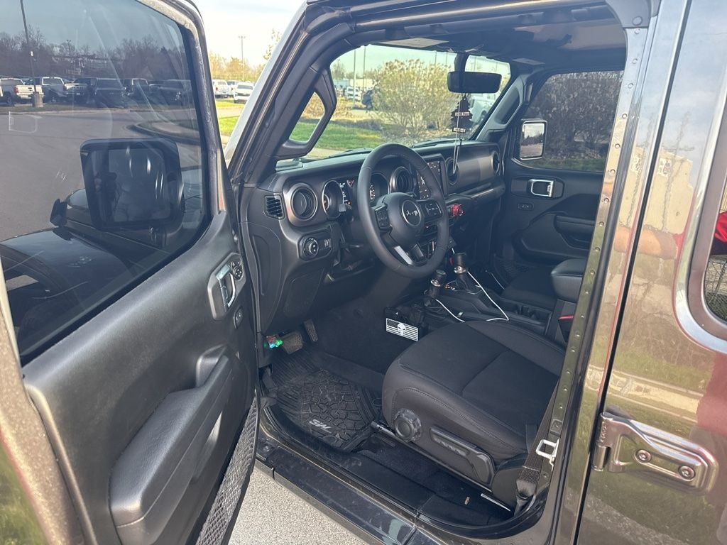 2023 Jeep Gladiator Sport