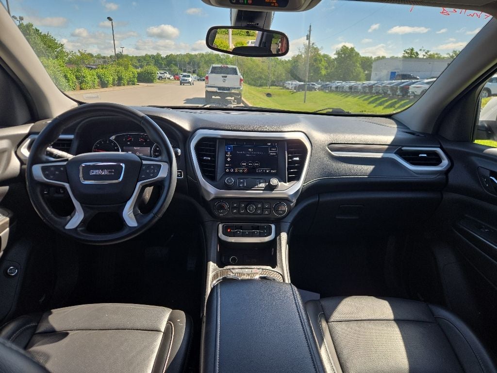 2023 GMC Acadia SLT