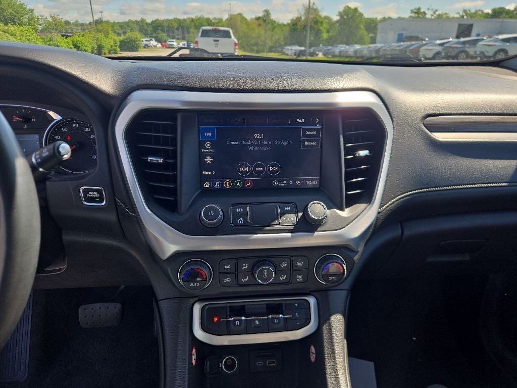 2023 GMC Acadia SLT