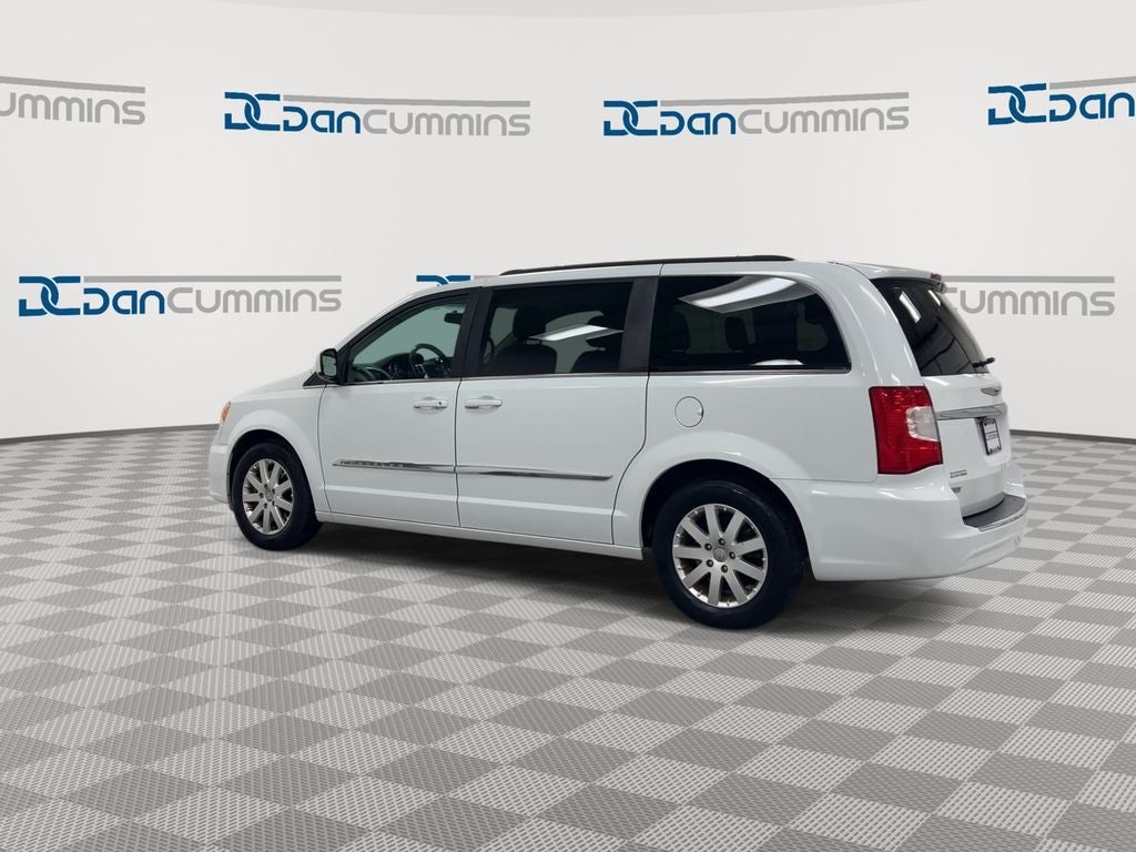 2016 Chrysler Town & Country Touring