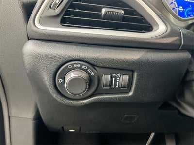 2025 Chrysler Voyager LX