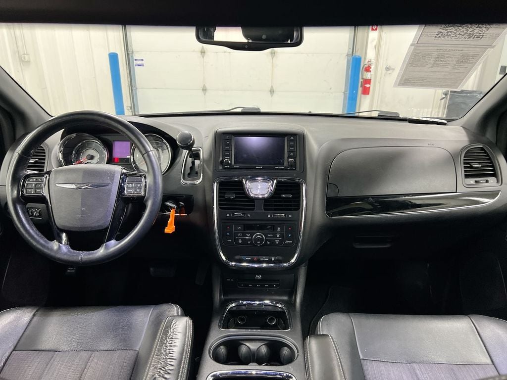 2015 Chrysler Town & Country S