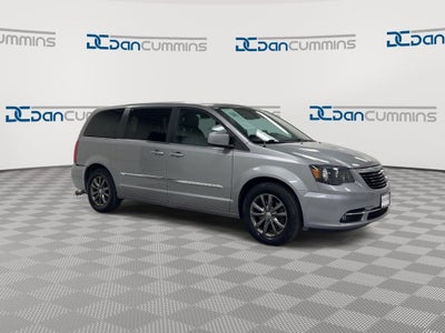 2015 Chrysler Town & Country S