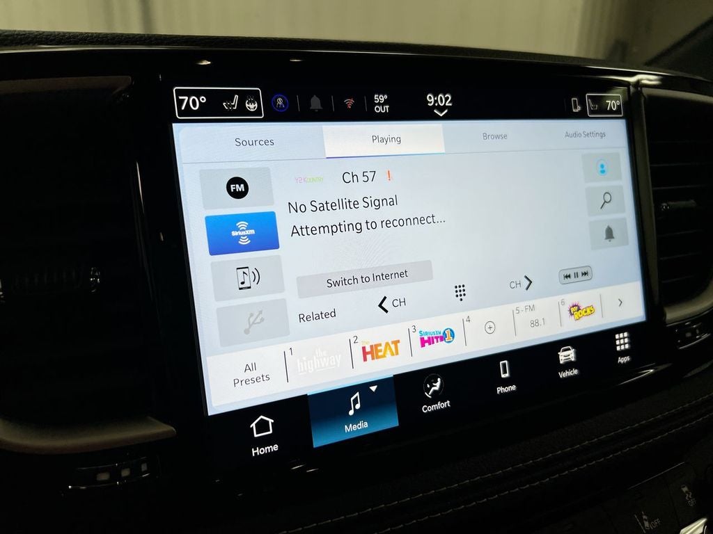 2026 Chrysler Pacifica Select