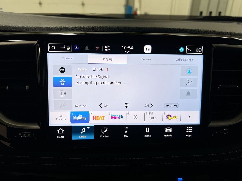 2027 Chrysler Pacifica Select
