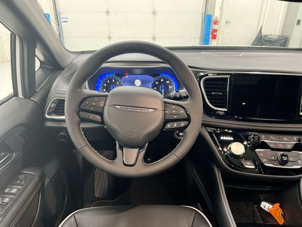 2027 Chrysler Pacifica Limited