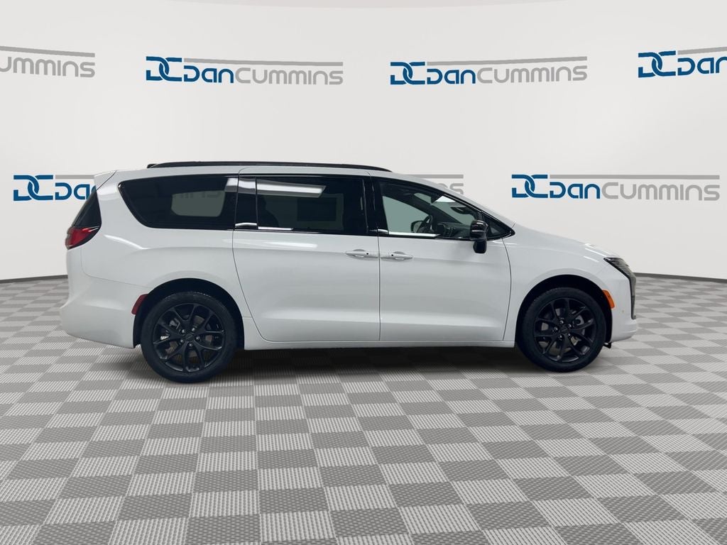 2027 Chrysler Pacifica Limited