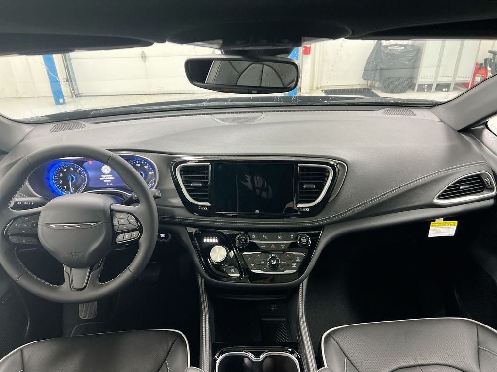 2027 Chrysler Pacifica Limited