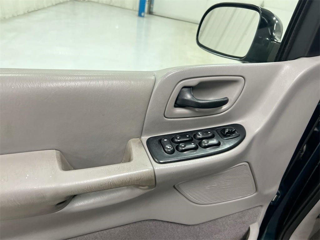 2001 Ford Windstar Standard