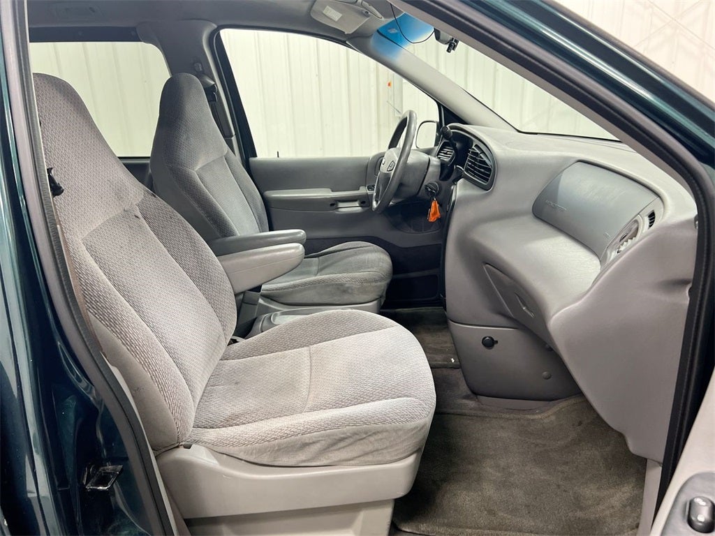 2001 Ford Windstar Standard