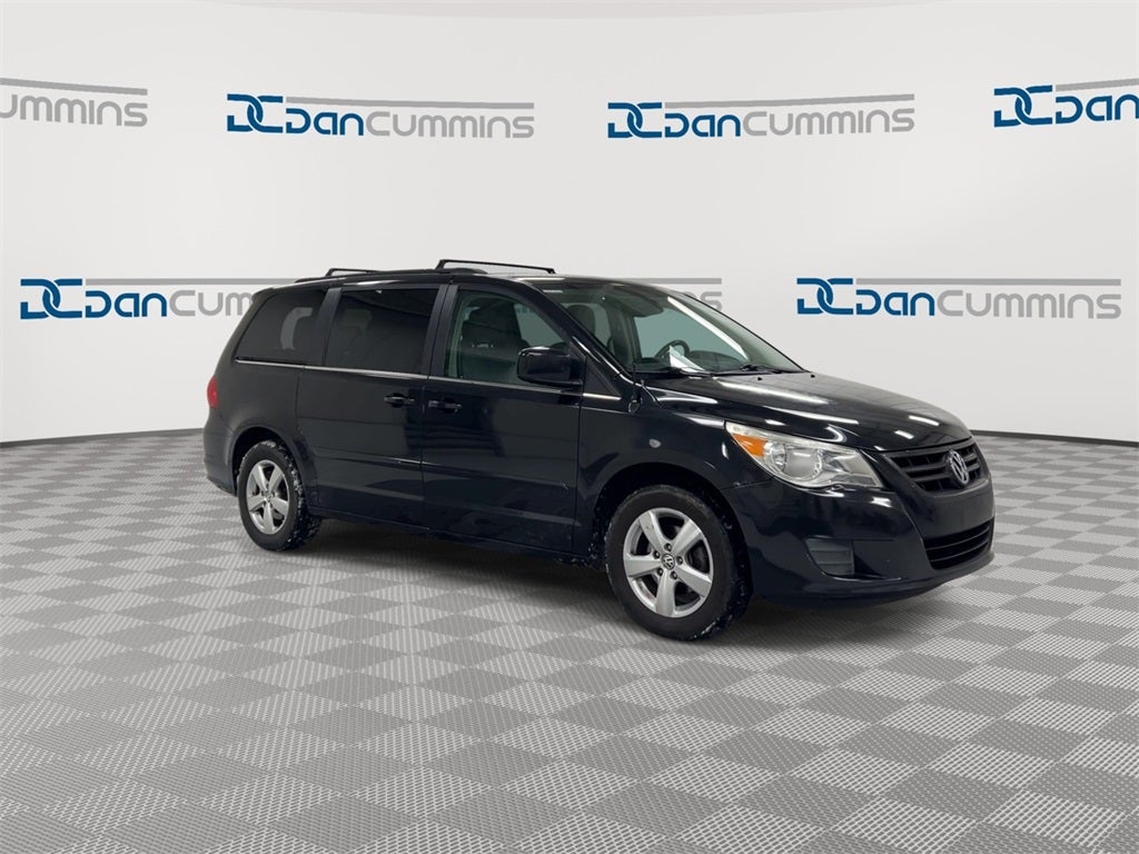 2011 Volkswagen Routan SE