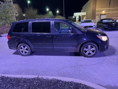 2011 Volkswagen Routan SE