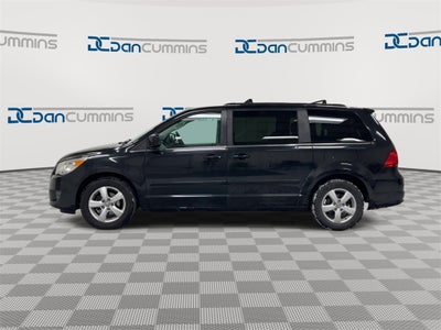 2011 Volkswagen Routan SE