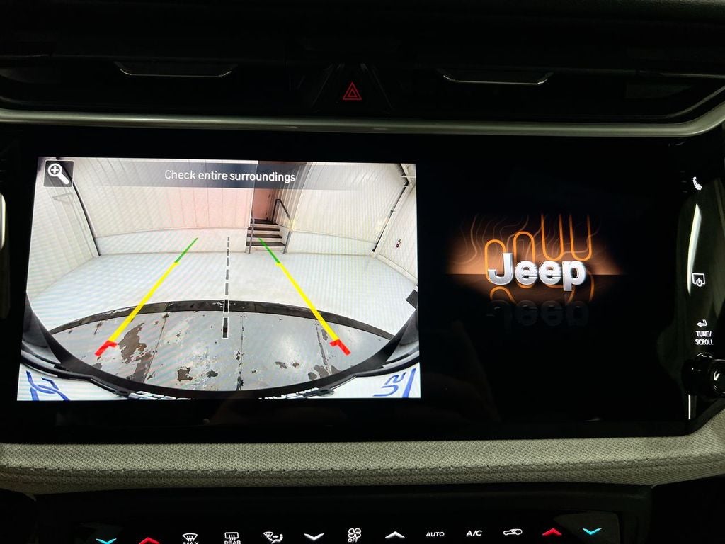 2026 Jeep Cherokee Laredo