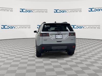 2026 Jeep Cherokee Laredo