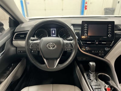 2022 Toyota Camry Hybrid SE