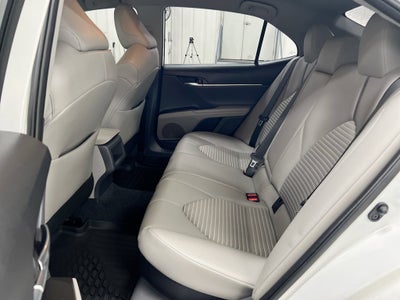 2022 Toyota Camry Hybrid SE
