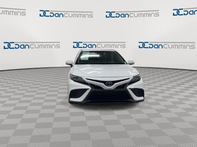2022 Toyota Camry Hybrid SE