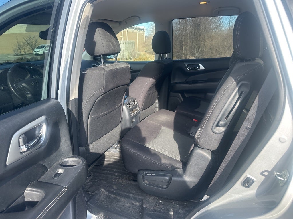 2020 Nissan Pathfinder SV