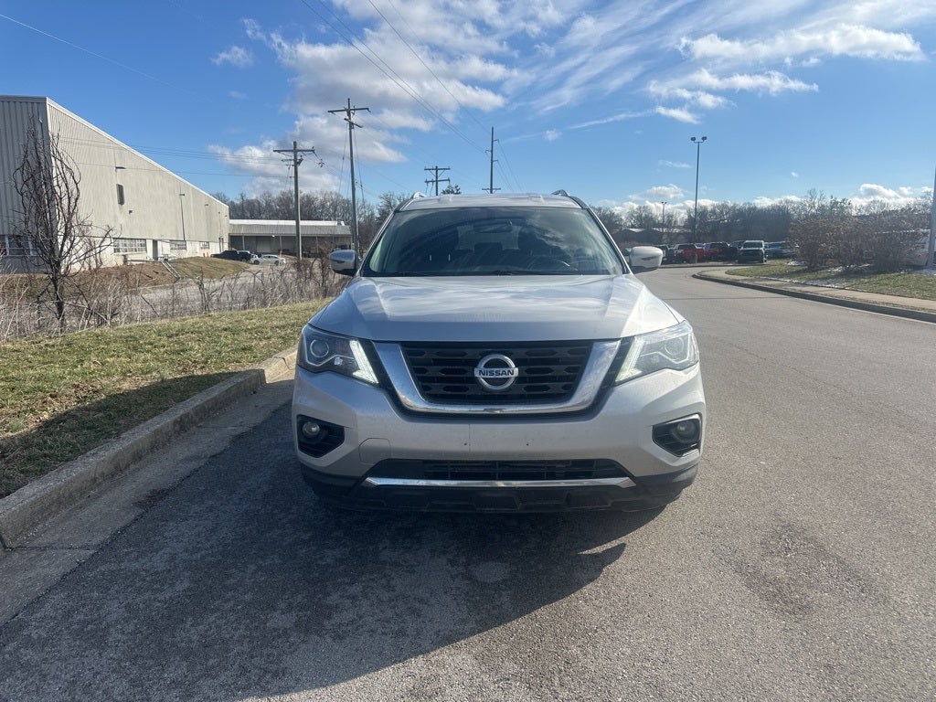 2020 Nissan Pathfinder SV