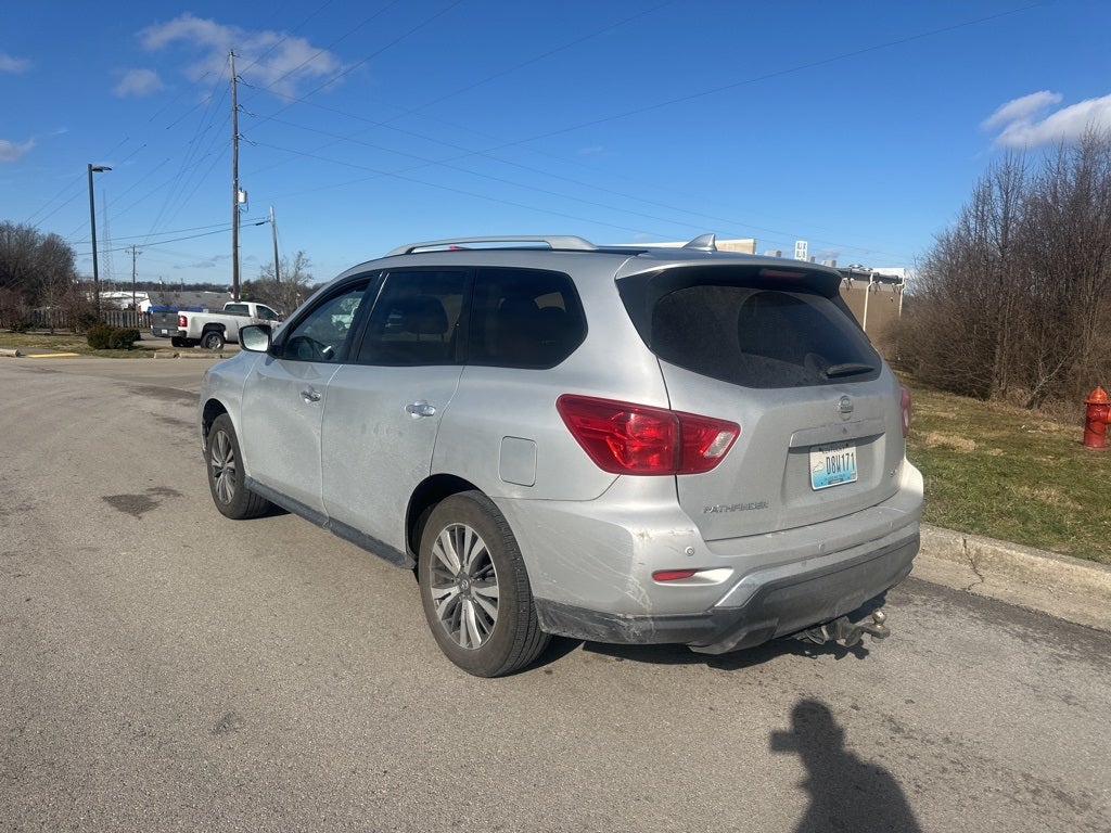 2020 Nissan Pathfinder SV