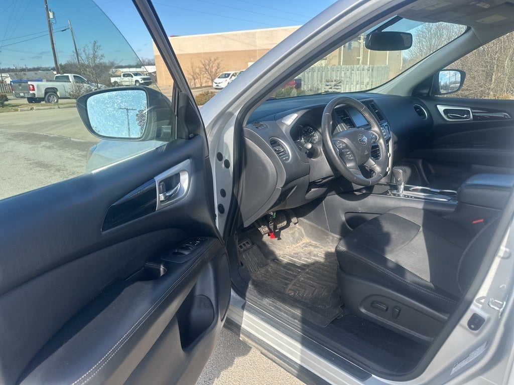 2020 Nissan Pathfinder SV